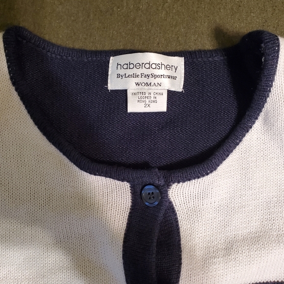 Plus sized Leslie fay sportwares haberdashery sweater - Picture 2 of 2